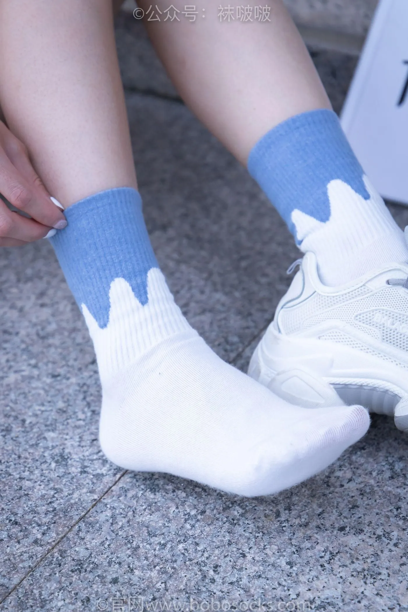[BoBoSocks袜啵啵]NO.028 小米-运动鞋、白棉袜、裸足 [133P]插图5
